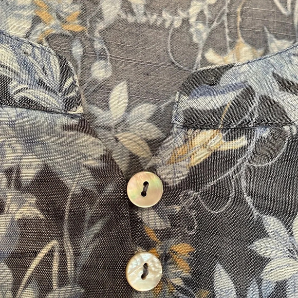 NWT Skye’s The Limit 1X blue floral tunic blouse Working Buttons ruffled bottom - Picture 11 of 13